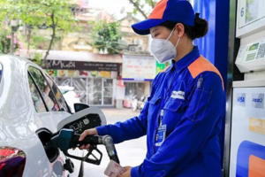 An ninh năng lượng nhìn từ giá xăng dầu