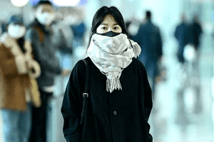 Song Hye Kyo ăn mặc giản dị nhưng thần sắc rạng rỡ gây chú ý