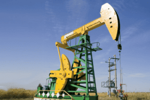 Dầu tăng 2% trước khả năng nguồn cung khan hiếm