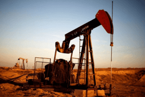 Giá xăng dầu hôm nay 26/2: Kết tuần tăng hơn 1 USD/thùng