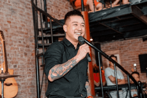 Tuấn Hưng tuyên bố sẽ trích 10% hợp đồng tất cả show diễn để ủng hộ người nghèo