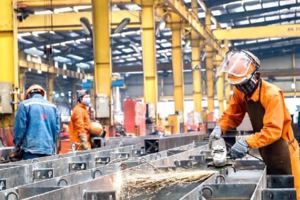 Ngành sản xuất lấy lại đà tăng trưởng