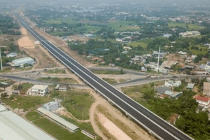 Trình Chính phủ đề xuất ‘giải cứu’ cao tốc Bến Lức - Long Thành