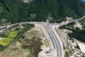 Cận cảnh tuyến đường gần 1.000 tỷ, cú hích thu hút đầu tư cho Khu kinh tế Vân Phong