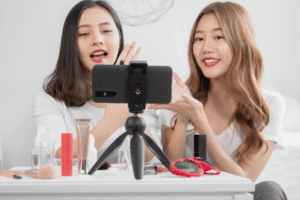 Người tiêu dùng được gì từ "làn sóng" KOC?