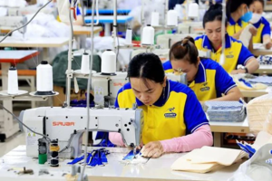 Khó khăn đơn hàng, ngành dệt may ứng phó với tiền lệ chưa từng có