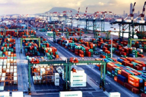 Bất chấp suy giảm xuất nhập khẩu, xuất siêu vẫn đạt hơn 4 tỷ USD