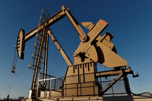 Giá xăng dầu hôm nay 20/4: Trượt sâu gần 1 USD