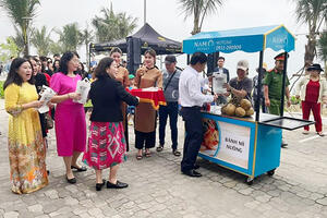 Đà Nẵng: Khai trương phố ăn vặt giúp dân làng Nam Ô chuyển đổi ngành nghề
