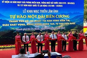 Triển lãm ảnh tự hào một dải biên cương