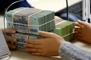 Nâng mức giao dịch phải báo cáo NHNN lên 400 triệu đồng: Áp dụng với những ai?