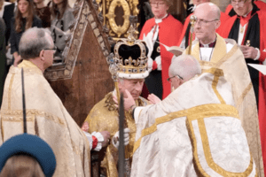 Khoảnh khắc Vua Charles III đăng quang