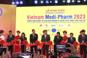 Thứ trưởng Đỗ Thắng Hải tham dự khai mạc Triển lãm Quốc tế Chuyên ngành Y Dược Việt Nam