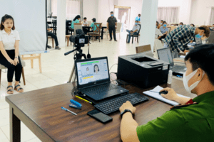 Công an Quảng Nam vào thành phố Hồ Chí Minh cấp căn cước công dân cho bà con đồng hương
