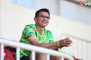 Suýt thua Thanh Hóa, HLV Kiatisuk nói gì?