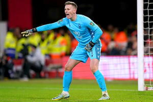 Nottingham Forest đàm phán mua đứt Dean Henderson từ MU