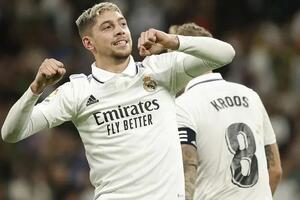 Chelsea tính chơi lớn với tiền vệ của Real Madrid