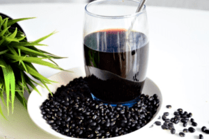 5 sai lầm khi uống nước đậu đen rang có thể gây nguy hiểm cho sức khỏe