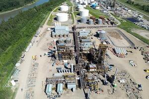 Giá xăng dầu hôm nay 13/6: Giá dầu thô giảm hơn 2 USD/thùng