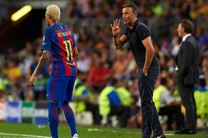 Vì thầy cũ, Neymar bất ngờ muốn ở lại PSG