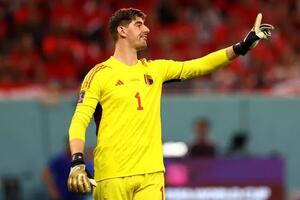 Courtois bức xúc vì Lukaku đeo băng đội trưởng ĐT Bỉ