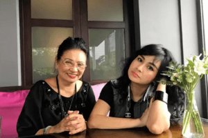 Ca sĩ nổi tiếng của Việt Nam từng bị người lạ tráo đổi lúc mới chào đời