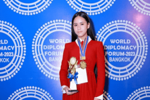 Phong cách thời trang ấn tượng của Hoa hậu 15 tuổi Bella Vũ