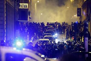 Tổng thống Macron kêu gọi các bộ trưởng làm mọi thứ để lập lại trật tự