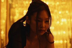 Jennie (BlackPink) tiếp tục bị chế giễu trong phim The Idol