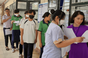 Tp.HCM: Điểm chuẩn tuyển sinh lớp 10 tăng như dự đoán