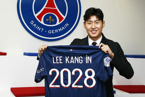 Tuyển thủ Hàn Quốc chính thức gia nhập PSG