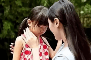 Hai kiểu nuôi dạy con tưởng hoàn hảo nhưng càng ngày càng khiến con đi 'giật lùi'