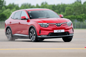 2 mẫu xe điện VinFast đua top 10 ô tô bán chạy nhất tại Việt Nam nửa đầu 2023