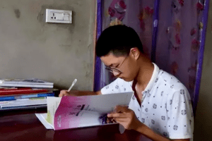 Học sinh giỏi nhất trường thi đại học đạt điểm dưới trung bình và sự thật đau lòng phía sau