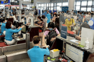 Nâng trần giá vé máy bay: Giá tour có thể tăng đến 30%, sức mua giảm