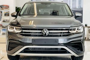 VW Tiguan Allspace giảm giá 400 triệu 'dò đáy' mới tại đại lý: SUV Đức nhập khẩu có giá thực tế rẻ hơn Sorento lắp ráp