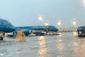 Sân bay Nội Bài, Cát Bi, Thọ Xuân, Vân Đồn bị ảnh hưởng bão số 1