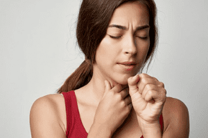 Bác sĩ: Đau họng mùa mưa đừng ăn những thực phẩm này