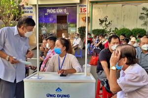 Nhiều bệnh viện ngừng mổ phaco, quá tải cho Bệnh viện Mắt Tp.HCM