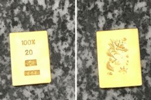 Đeo 1,5 cây vàng đi mua cơm, người phụ nữ bị lừa đổi lấy vàng giả