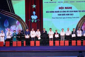 Sáng mãi đạo lý "Uống nước nhớ nguồn"
