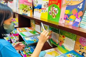 Bộ trưởng GD&ĐT Nguyễn Kim Sơn: Hơn 40.000 giáo viên bỏ việc, khó chồng khó