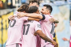 Lionel Messi lập siêu phẩm sút xa, Inter Miami vào chung kết Leagues Cup 2023