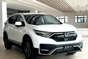 Nhiều mẫu ô tô giảm giá mạnh trong tháng 8
