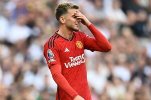 Man Utd đón hung tin từ Mason Mount