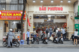 Thị trường bánh Trung thu Hà Nội: Nơi xếp hàng chờ, nơi vắng bóng khách mua
