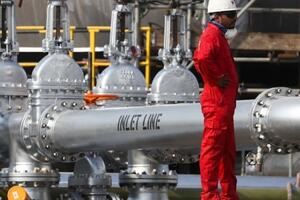 Giá dầu thô giằng co trước thông tin trái chiều về nguồn cung tại Mỹ