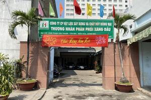 Cổ đông lớn đua nhau thoái vốn khỏi một doanh nghiệp xăng dầu