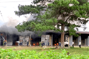 Cháy lớn gần Cảng hàng không Pleiku