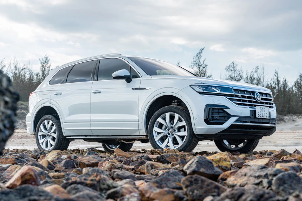 Volkswagen Touareg giảm giá hơn 400 triệu đồng tại Việt Nam